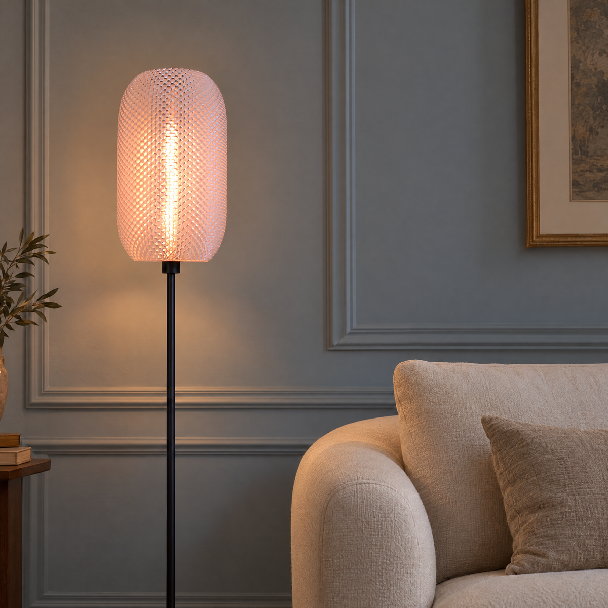 KOTTEN lampskärm på lampfot i sekelskiftesmiljö