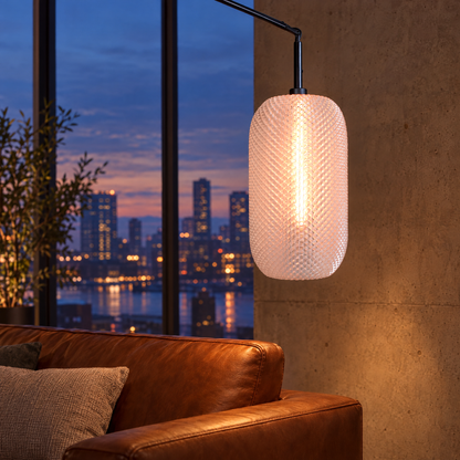 KOTTEN lampskärm på stativ i modern vindsvåning